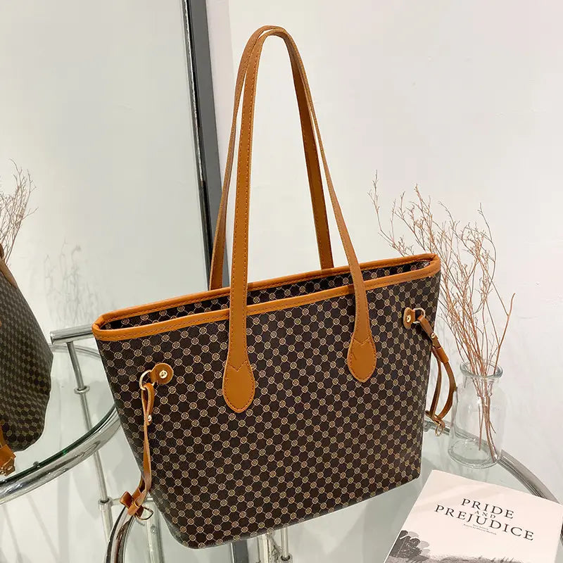 Classic Retro Faux Leather Tote Bags (Medium)