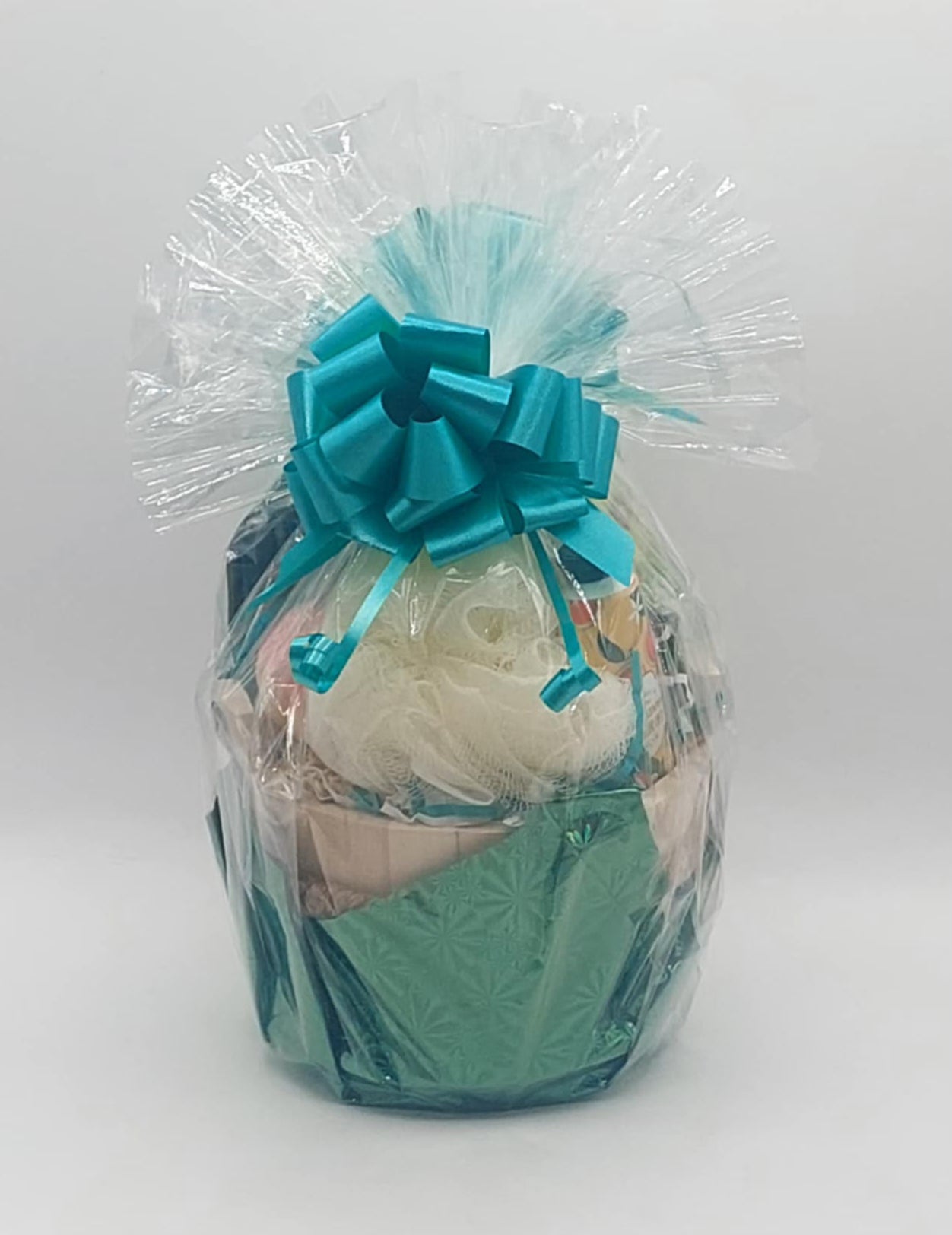 Small Gift Basket (MD2)