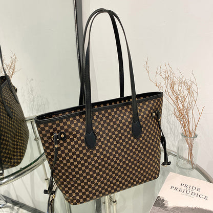 Classic Retro Faux Leather Tote Bags (Medium)